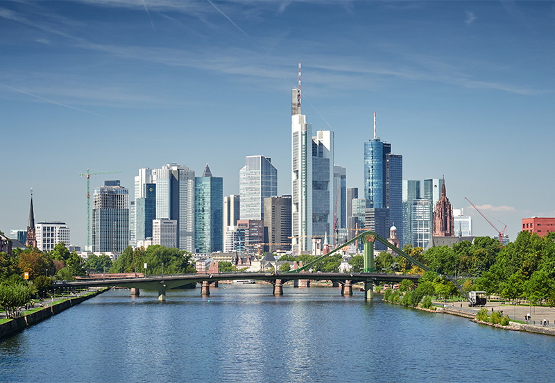 Die Skyline von Frankfurt wo die Energiewelt24 in sachen Strom und Gas tätig ist